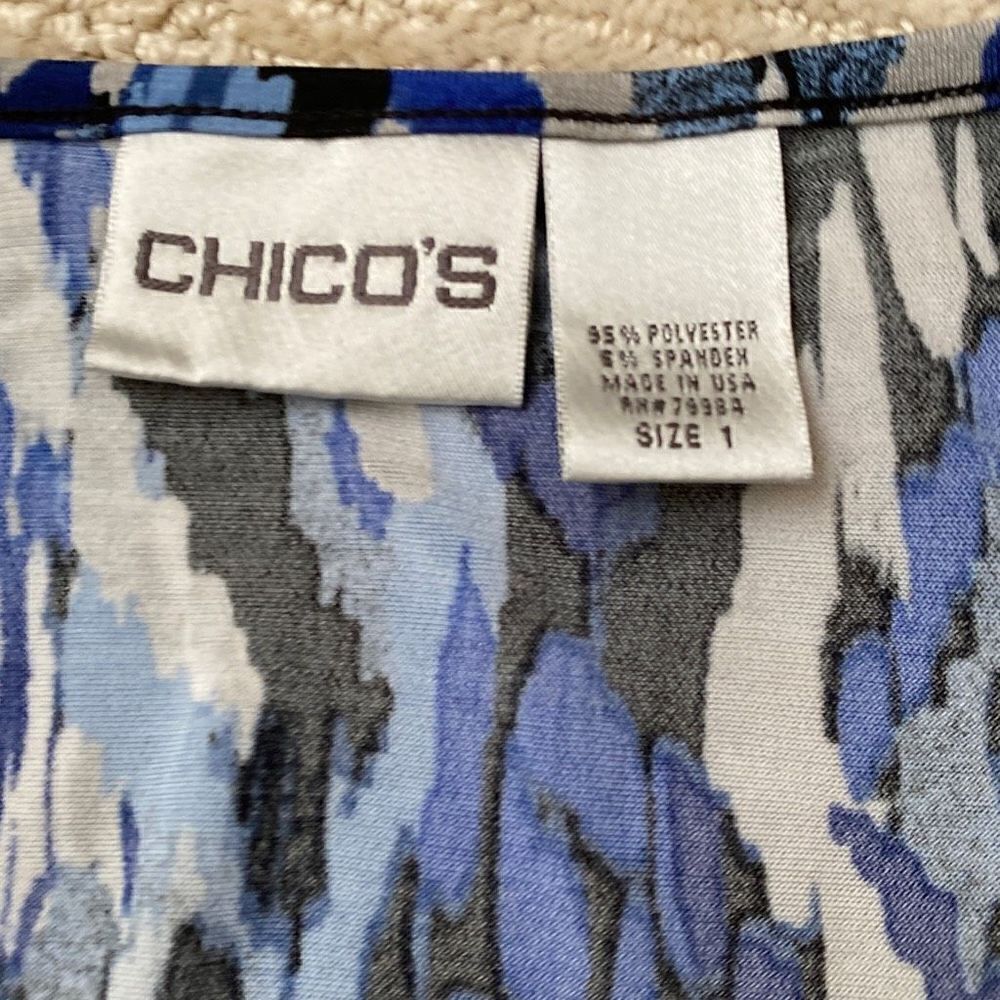 Women’s Chico’s Sleeveless Blue Print Top, Size 1 - Picture 3 of 4